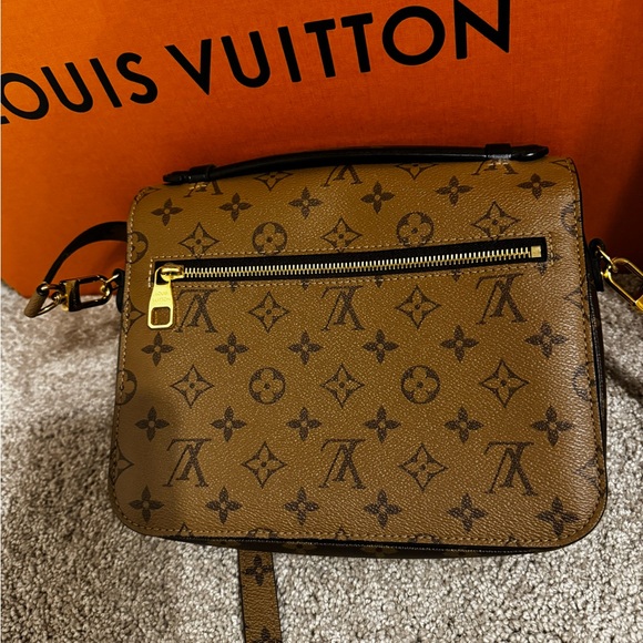 Louis Vuitton reverse monogram Pochette Métis - Picture 3 of 7